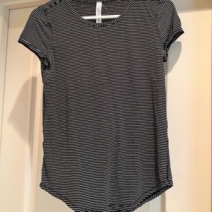 Super soft, comfy lulu t